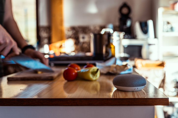 ¿Se puede usar Google home como altavoz?