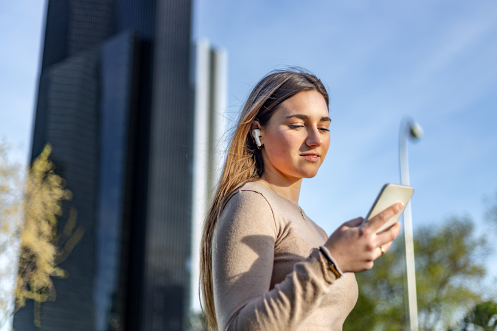 ¿Qué audífonos inalámbricos combinan mejor con tu celular Samsung? Guía técnica